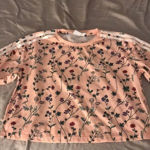 Adidas T-shirt🌹